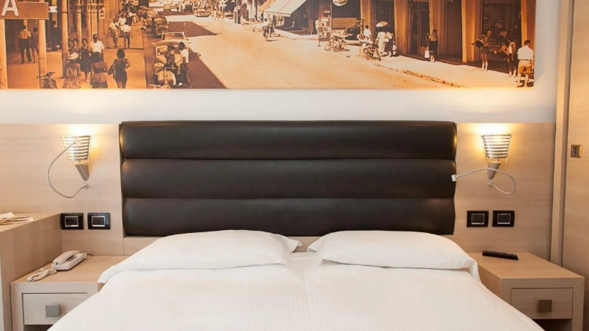 Hotel Adlon ليدو دي يسولو 4*,  إيطاليا