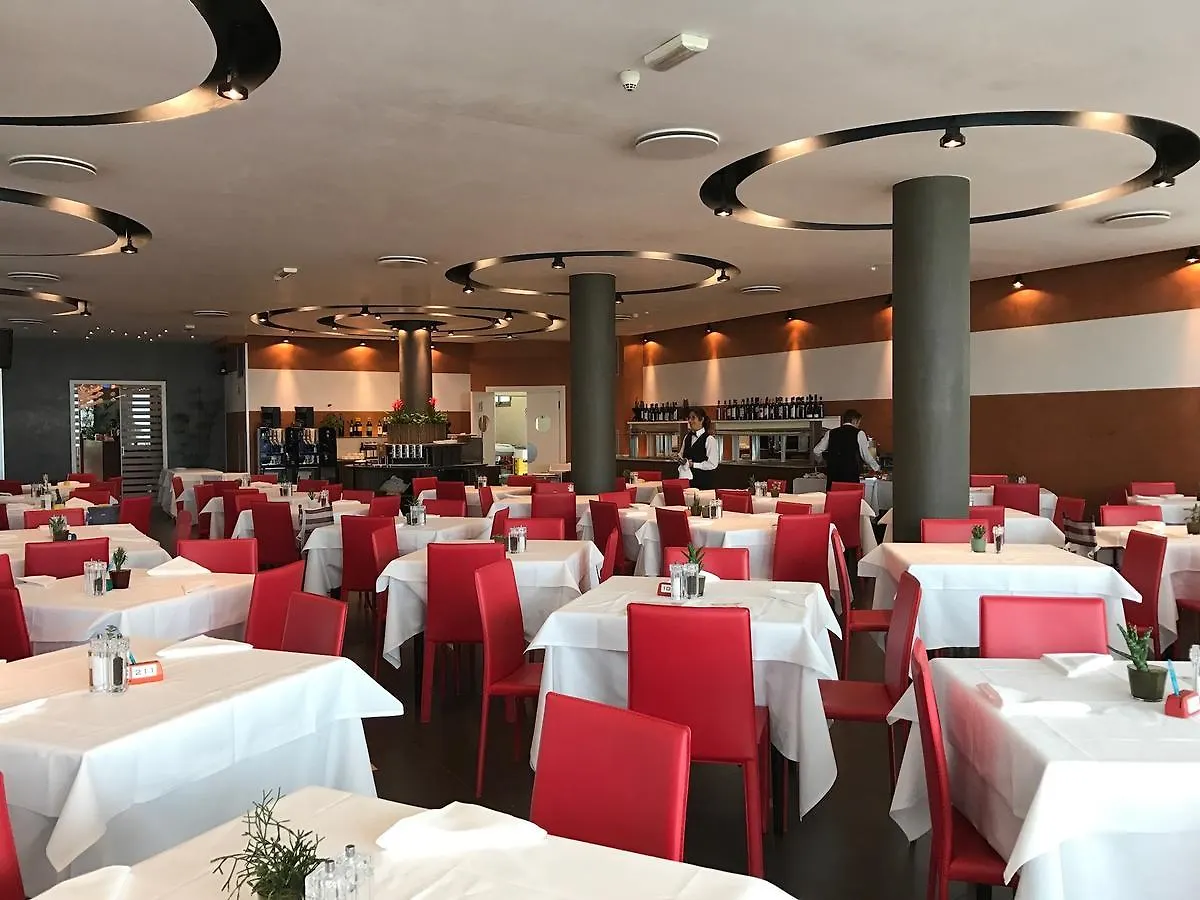 Hotel Adlon ليدو دي يسولو 4*,